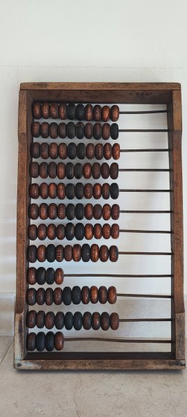 Antico abaco in legno